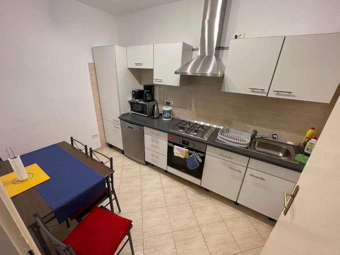 Crisan 40 Casa Muntean 100Mp 3Camere 3Paturi 1 Canapea 2 Dormitoare Parcare Timişoara Exteriör bild